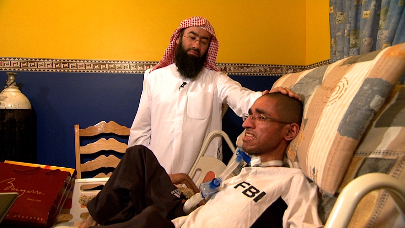 نقره لتكبير أو تصغير الصورة ونقرتين لعرض الصورة في صفحة مستقلة بحجمها الطبيعي